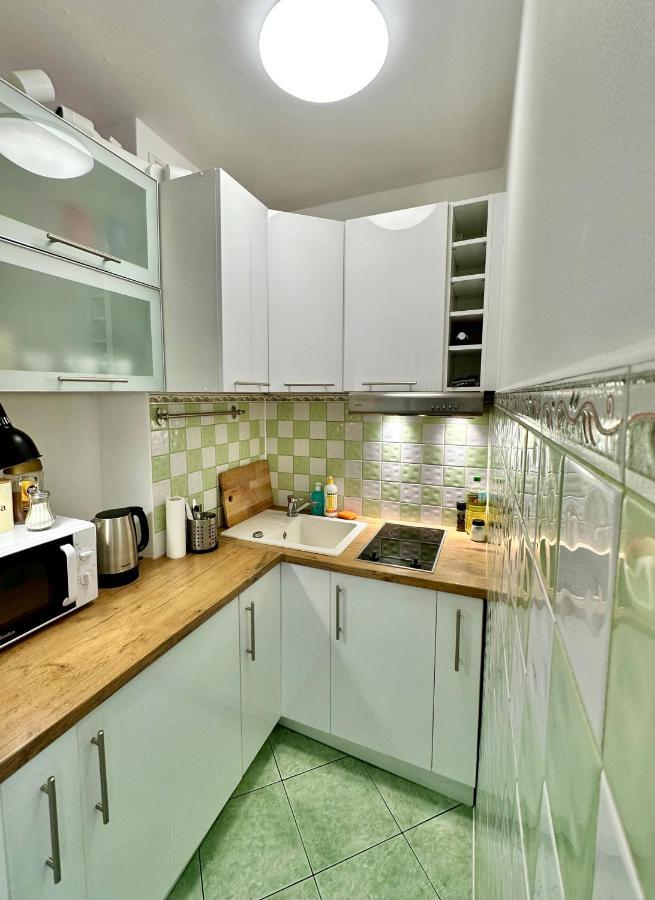 Appartement Gold 2 King Size Bed, Metro X2 Free Wifi, 50'Tv Netflix, Hbo, Appletv+ à Varsovie Extérieur photo